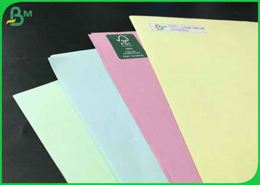 Ekologiczny 70 * 100 cm 150gsm 180gsm Papier kolorowy 220gsm do druku offsetowego