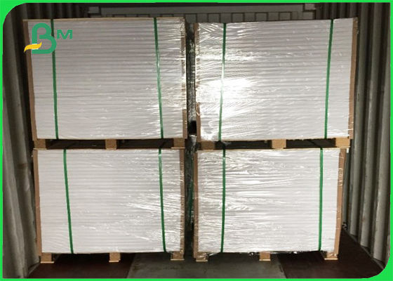 140 g / m2 Biały niepowlekany papier bezdrzewny Arkusz z certyfikatem FSC o wysokiej jasności