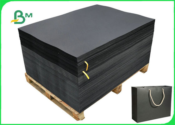 110 g / m2 150 g / m2 Czarny karton do pakowania prezentów Twarda sztywność 79 x 109 cm