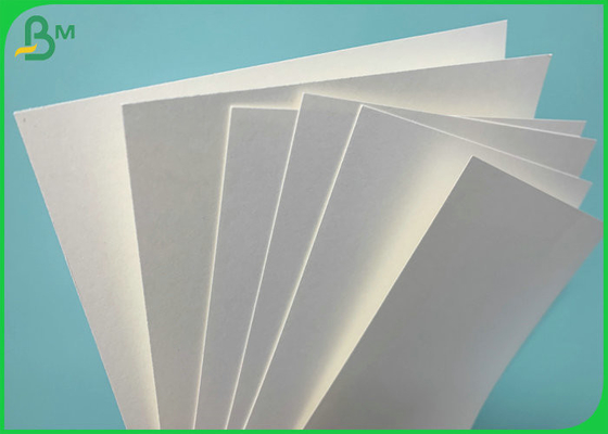 Grubość 0,44 mm Papier niepowlekany o gramaturze 300 g / m2 do robienia kubków papierowych
