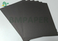 Czarny karton powlekany jednostronnie o gramaturze 300 g / m2 do drukowania w arkuszach