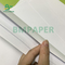615 mm X 860 mm 50 g / m2 Biały papier do druku offsetowego do książek Dobra gładkość