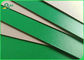 Wodoodporny arkusz kartonu o grubości 1,4 mm, zielony, lakierowany i wykończony na uchwyt na dokumenty A4