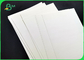 Biała tablica o gramaturze 390 g / m2 0,7 mm Gruby niepowlekany arkusz papieru podkładkowego 400 * 580 mm