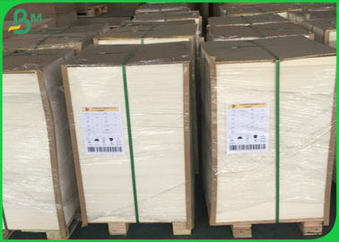 FSC MIX niebielone arkusze papieru pakowego o gramaturze 250 g / m2, 350 g / m2, o wysokiej sztywności