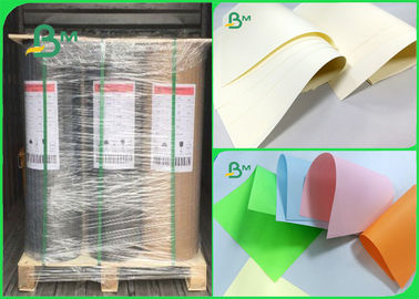 60 70 80gm Papier bez drewna / papier offsetowy krem lub inny inny kolor w rolce