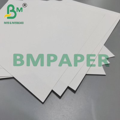120 g Wysoka białość Dobra wytrzymałość Biała rolka z papieru kraft 889 mm szerokość