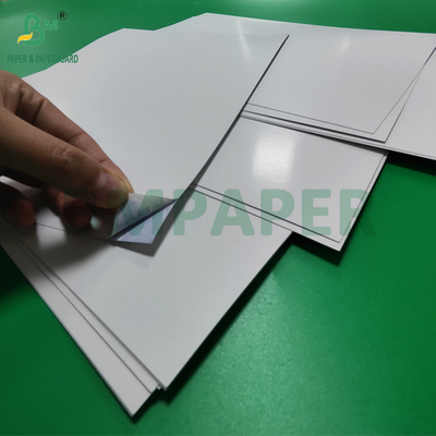 300 gm 320 gm Niebieski Rdzeń Papier C2S Do Kart 71 x 65 cm Wysoka gładkość