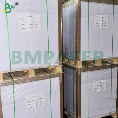 300 gm Pulpa z recyklingu 700*1000 mm pokryte biało-szare arkusze papieru z tyłu