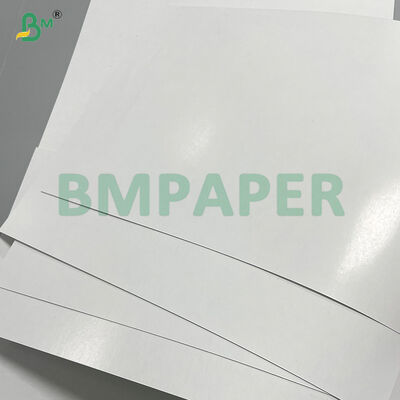 310gm Gładka odporność na składanie Czarny rdzeń TCG Cardstock do drukowania kart do gier