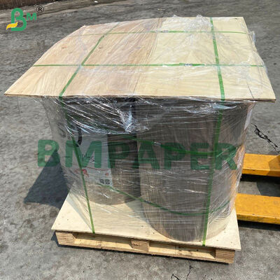 Maszynowo wyświetlony brązowy papier kraft z paskami do toreb i kopert