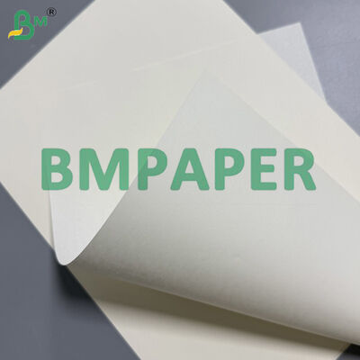 Wysokiej jakości bezdrzewny, niepowlekany papier offsetowy o gramaturze 60 g/m² i gramaturze 70 g/m2, 610 mm x 860 mm
