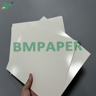 Papier do żywności ulicznej o gramaturze 300 g / m2 + 15 PE Odporny na tłuszcz do produkcji tacek na żywność 594 x 841 mm