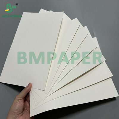papier kraft w kolorze złamanej bieli 210 g/m² 230 g/m² do torebek handlowych klasy premium 70x100 cm