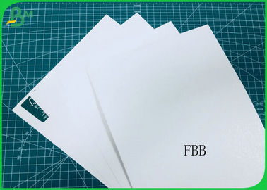 230GSM do 400GSM Całkowicie stały biały powlekany FBB o dobrej sztywności