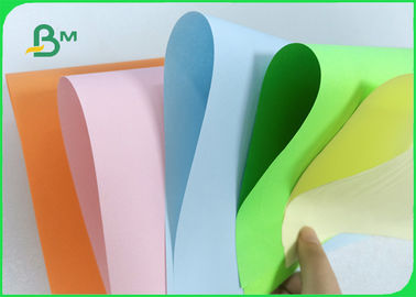 60 70 80gm Papier bez drewna / papier offsetowy krem lub inny inny kolor w rolce