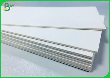 100% czystej celulozy 1,8 mm białej papieru absorbującego do produkcji podłogi
